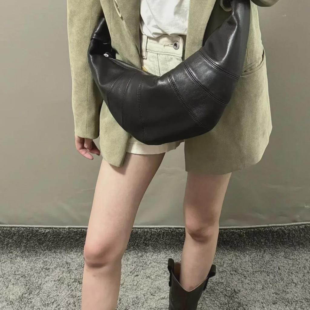 Prawdziwa Torba Croissant ze Skóry Owczej 2024: Nowa torba listonoszka o teksturze skóry w neutralnym, swobodnym stylu