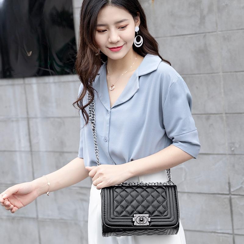 Módní kabelka s diamantovým řetízkem pro ženy Nová retro snadno kombinovatelná dívčí malá čtvercová kabelka přes rameno diagonální kabelka pro horkou maminku