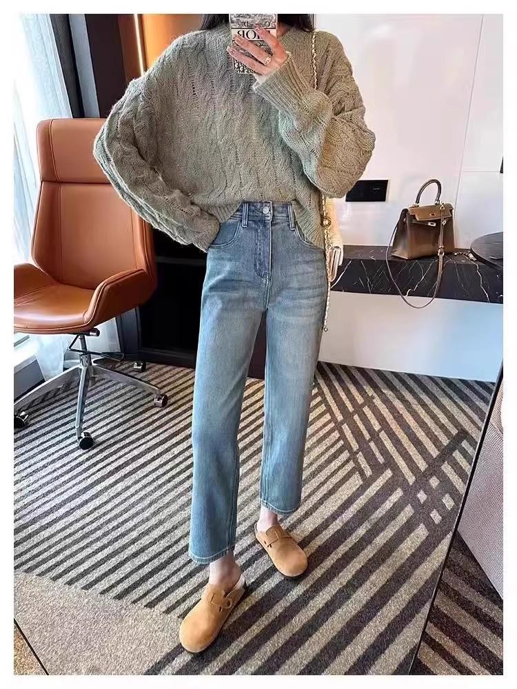 Women's Plus Size Slimming Straight Leg Cigarette Jeans - Petite Fit, Nine-Point Length