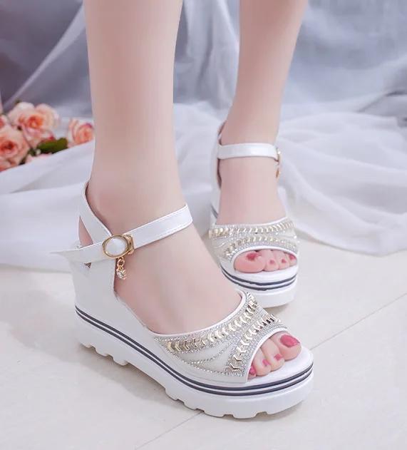 Women Summer Sandals 2024 New Style Metal Decoration Korean Version of The Muffin Platform Casual Student Beach Shoes for Women