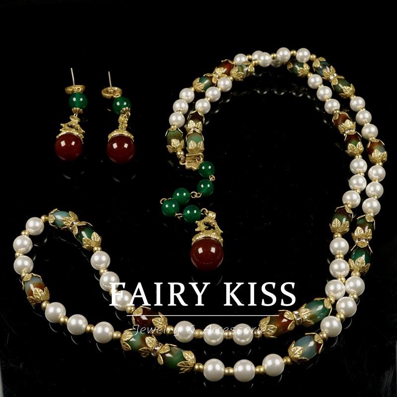 Medieval Retro Court-style Sweater Chain, Red and Green Agate Beaded Necklace, Earrings Set, Simple Versatile Autumn Win