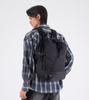 Button Seoul Casual Diagonal Zip-Up Pocket Backpack (Black)