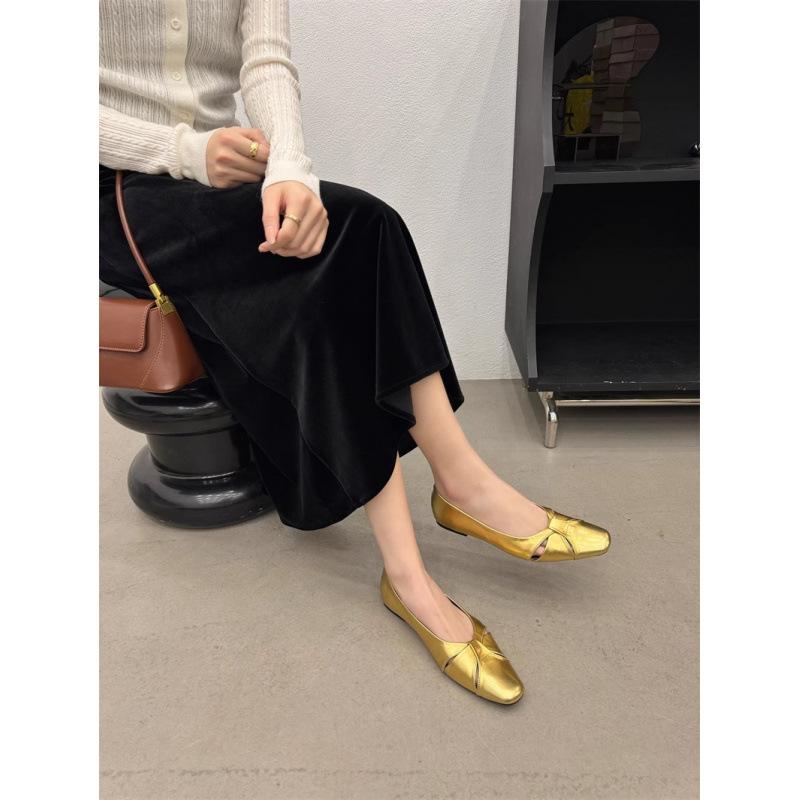 

Французский нишевый дизайн квадратная головка одиночные туфли женские туфли 2025 новые летние серебристые темпераментные туфли Doudou для поездок на работу 39