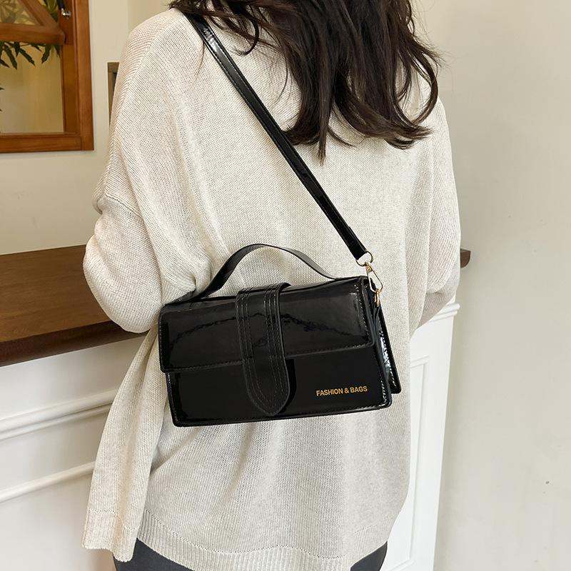 Fashion and Popular Versatile Messenger Women's Bag 2025 New High-end Textured Shoulder Bag Women's Portable Temperament Small Square Bag