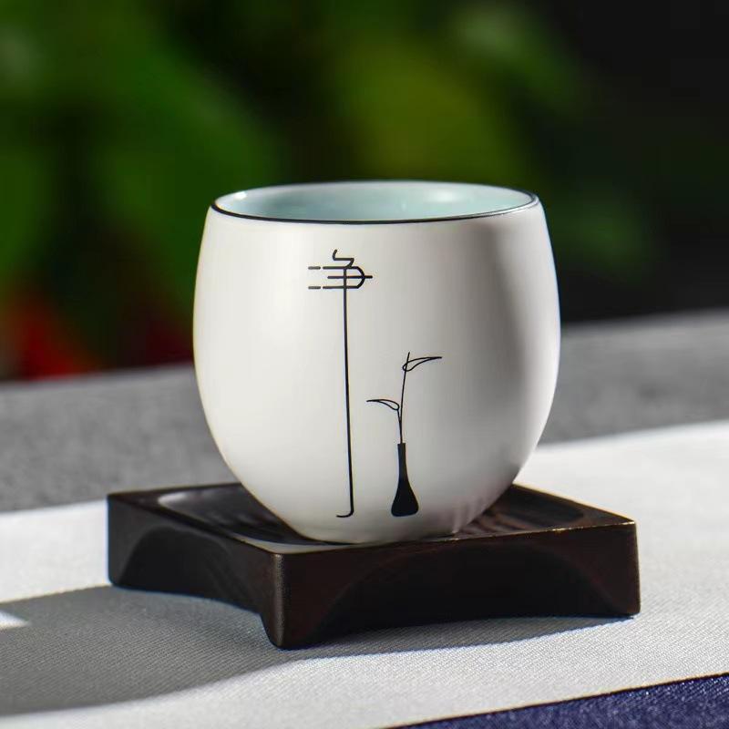 Ding Kiln Matná Keramická Mistrovská Šálek Zen Dračí Vejce Nepřevrhnoucí Šálek Čajová Sada Ochutnávací Šálek Osobní Šálek pro Pití Čaje