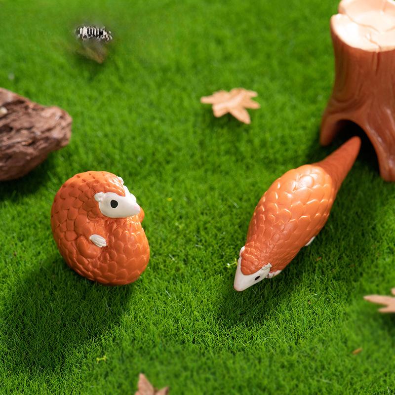 Micro Landscape Cartoon Cute Pangolin Forest Animal Resin Ornament Diy Decorative Accessories Desktop Ornament