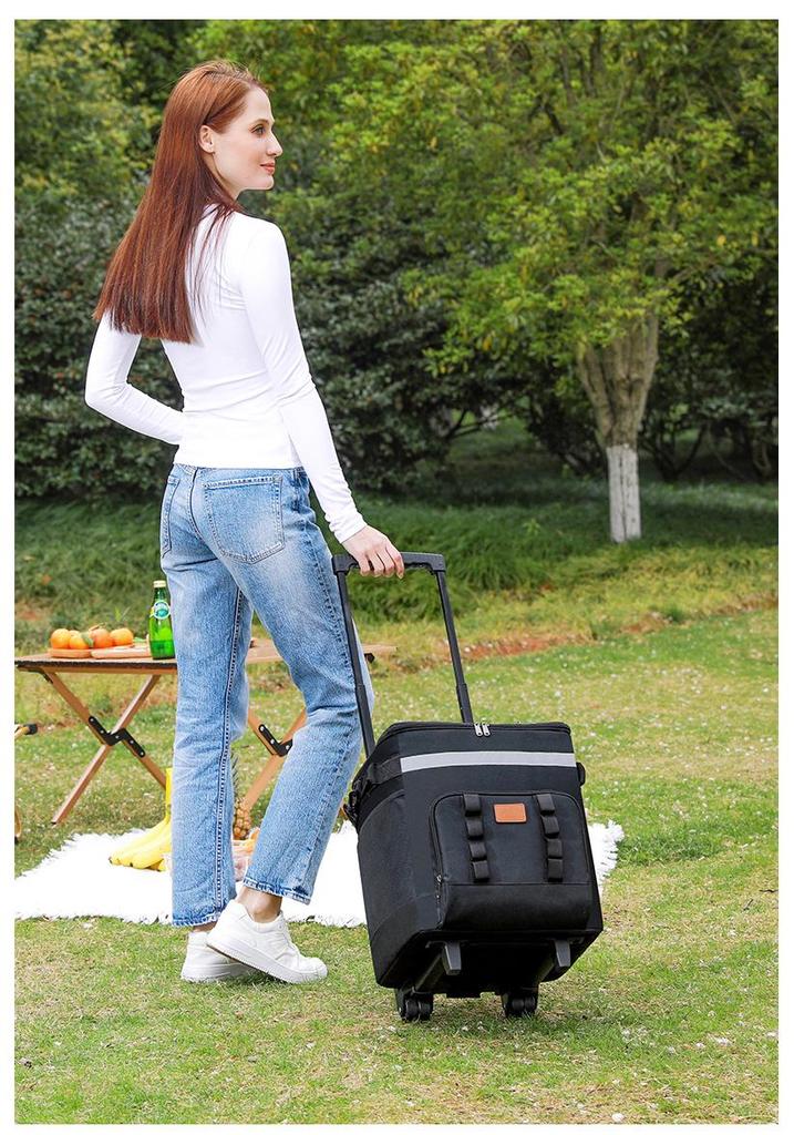 Available Large Capacity Portable Insulated Cooler Bag with Pull Rod for Fresh-Keeping and Outdoor Activities