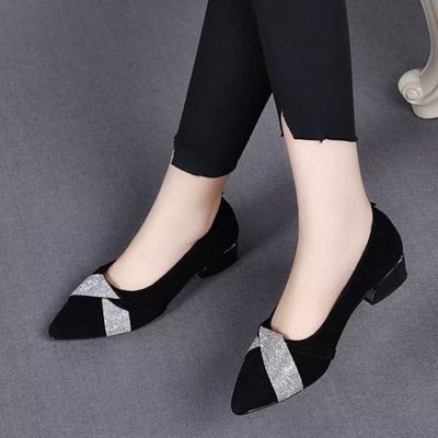 Spitzer Gummi Flacher Mund Niedriger Absatz (weniger als 3 cm) PU Wildleder Blockabsatz Einzelne Schuhe Low Top Schuhe Voller Mode und Lässig