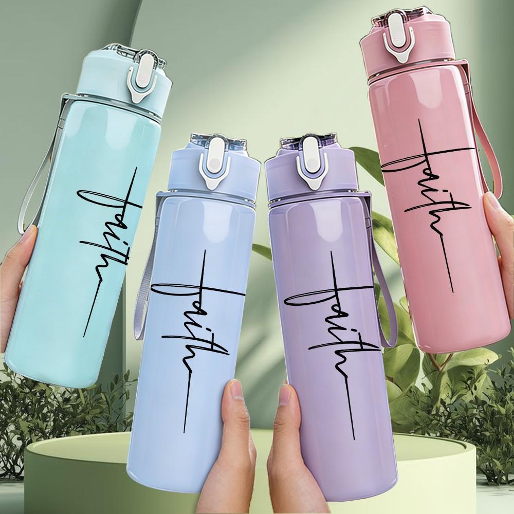 1PC Minimal Signature Line Sketch Print 750ml Color Plastic Sports Water Bottle Leakproof Flip Straw Lid Suitable for Sports Office Home Use