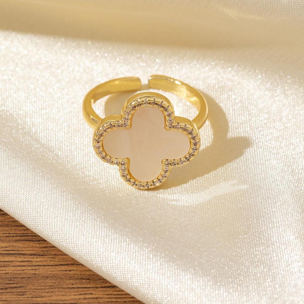 Hollow Rhombus Two-Tone Diamond-Studded Four-Leaf Clover Zirconia Ring for Women
