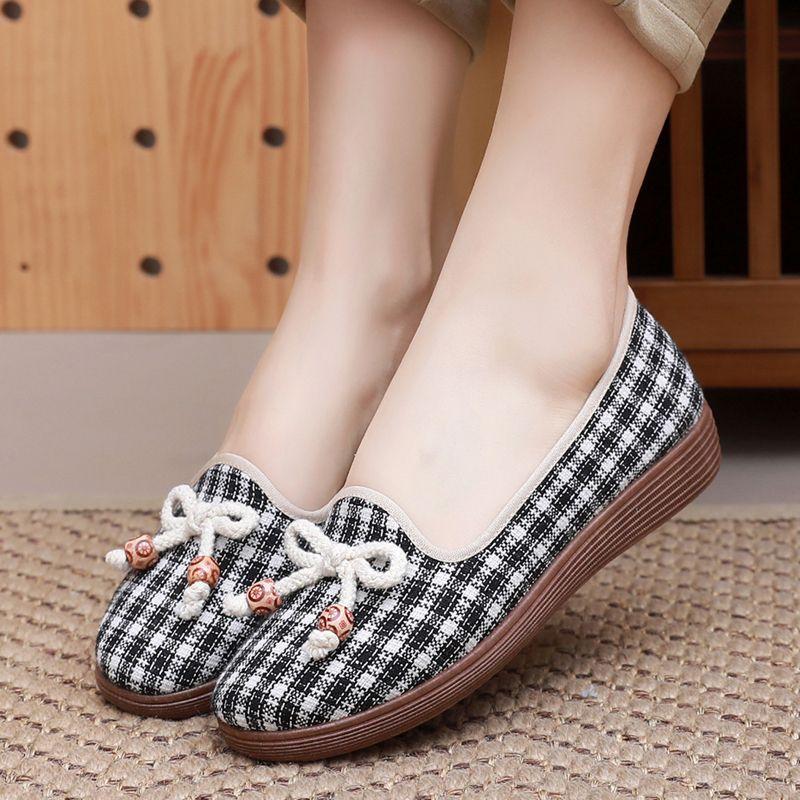 Spring and Summer Women's Singles Shoes One Foot Soft Soled Shoes Flat Bottom Anti Slip Casual Mom Shoes