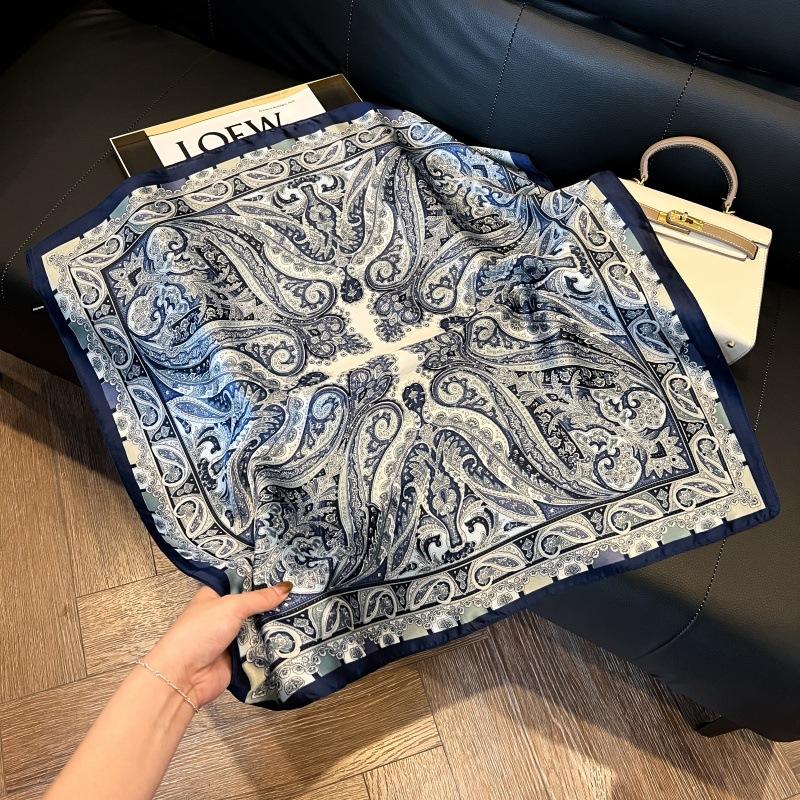 New silk scarf women's fashion versatile high-end small square scarf Korean version neck protection scarf spring and autumn retro scarf binding bag