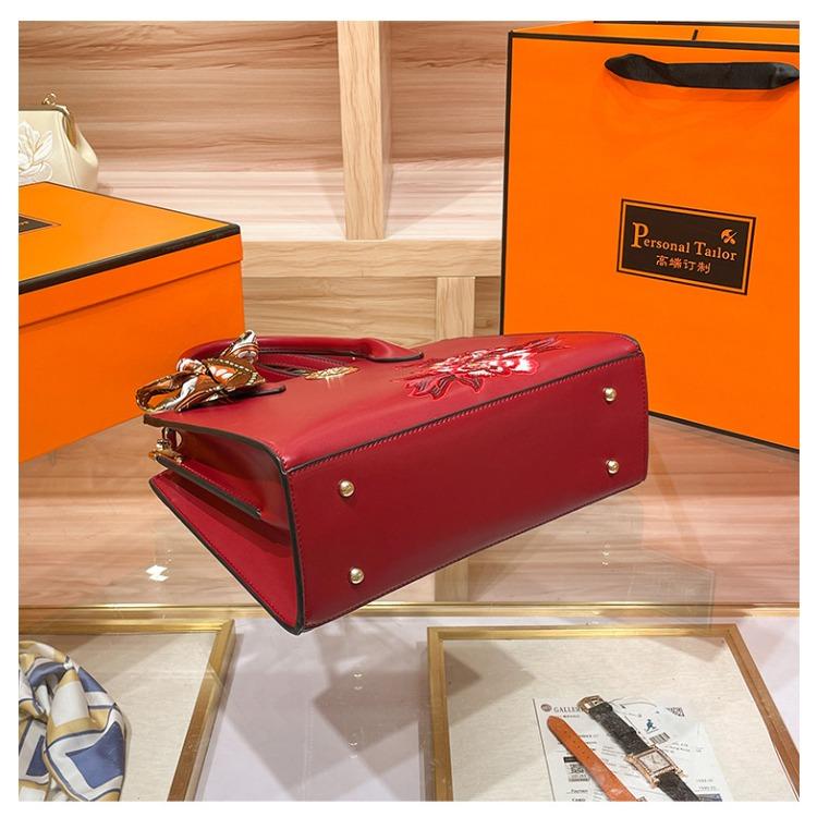 W. D. POLO Handbag Women's 2023 New Fashion and Atmosphere Middle Aged Mom's Handbag Embroidered Crossbody Bag Women's Bag