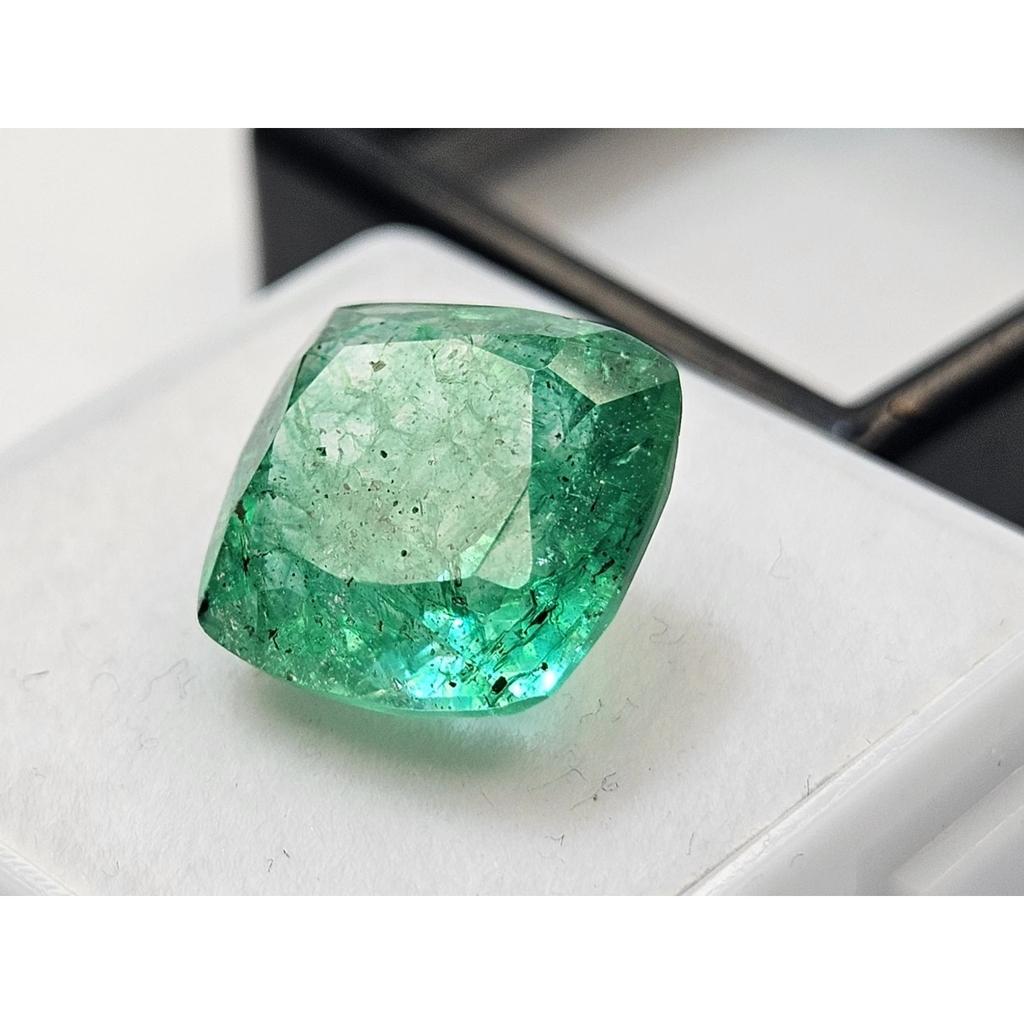 Fabulous Emerald Green Colombian 7 Ct Cushion Cut Certified Loose Gemstone