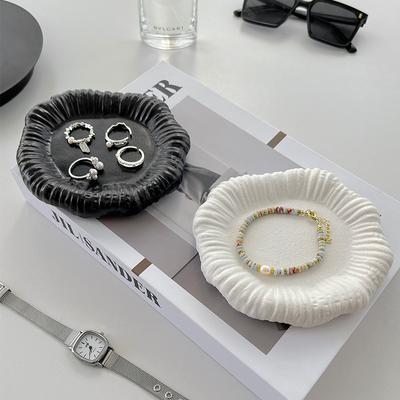 Schmuckherstellung – Verpackung & Präsentation von Schmuck