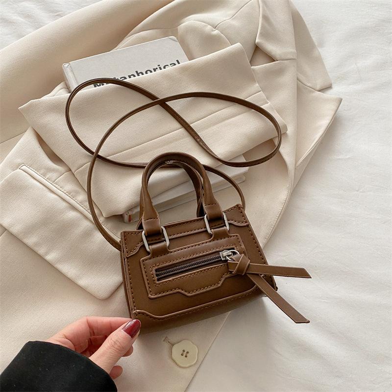 

Женская сумка 2025 новая модная ретро сумка-локомотив текстурная нишевая универсальная на плечо, сумка-мессенджер