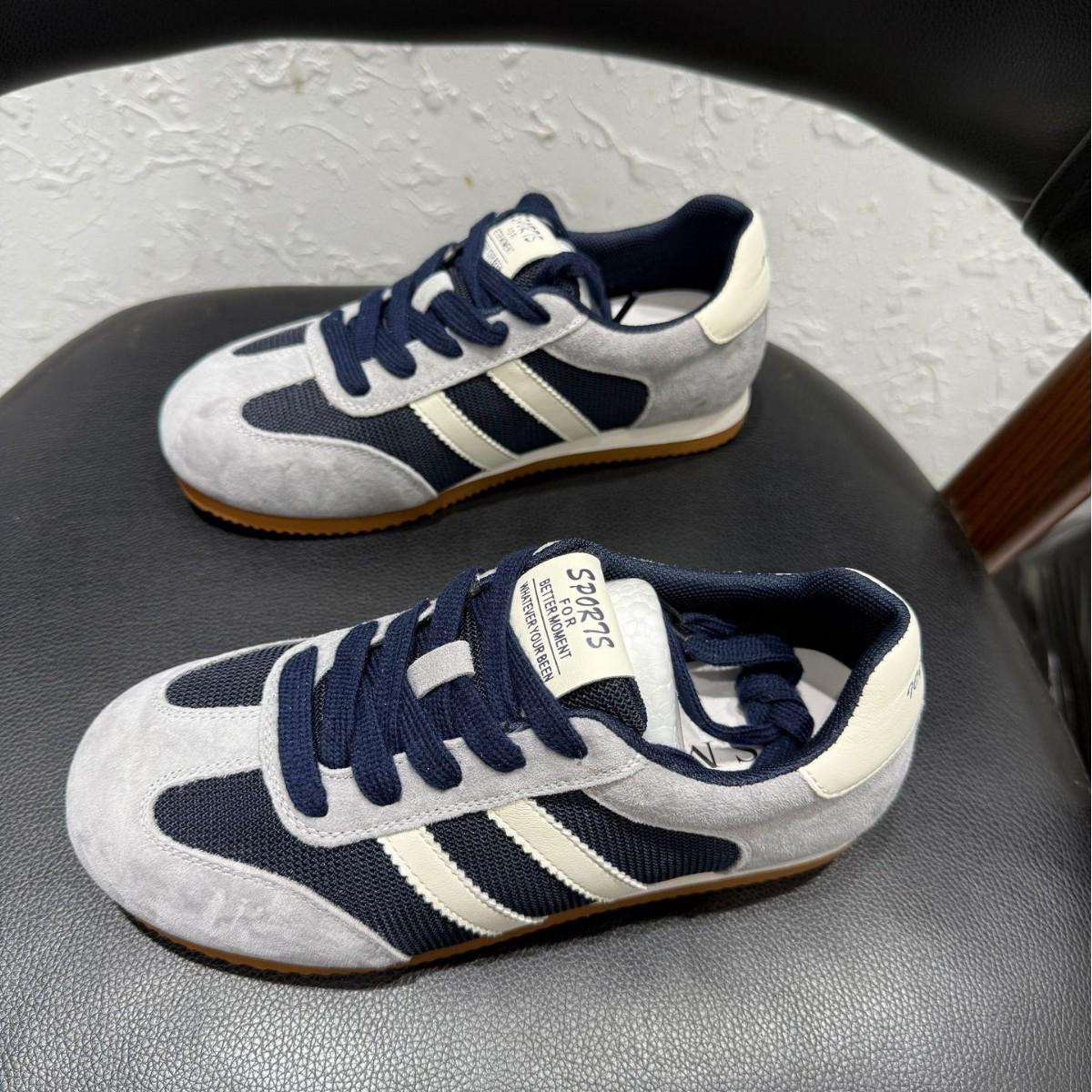 

2025 Женские Осенние Повседневные Немецкие Кроссовки: Дышащие кроссовки на плоской подошве для бега Size 36 красный