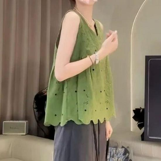 2026 Summer Korean-Style Women s Two-Piece: Sleeveless Vest Top & Floral Skirt S