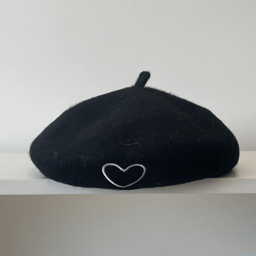 Heart Embroidery Knitted Beret Hat Round To Painter Beret Cap Autumn and Winter