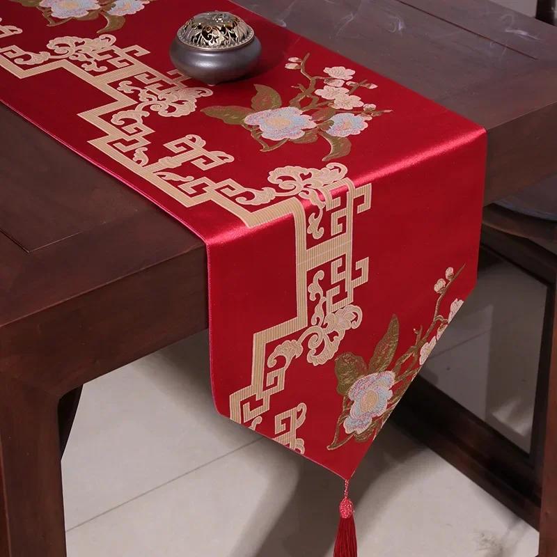Classical New Chinese Style Birds and Flowers Table Runner Red Embroidery Table Flag Decoration for Wedding Party with Tassels