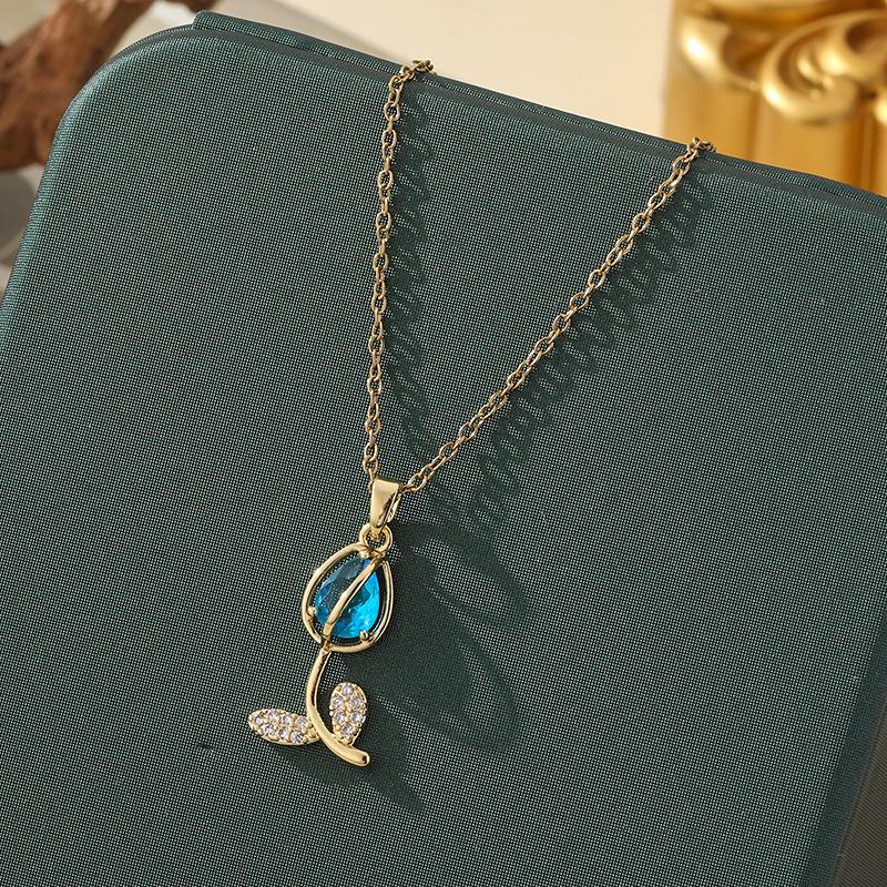 

Delicate Tulip Flower Pendant Necklace For Women Minimalist Luxury Titanium Steel Collarbone Chain