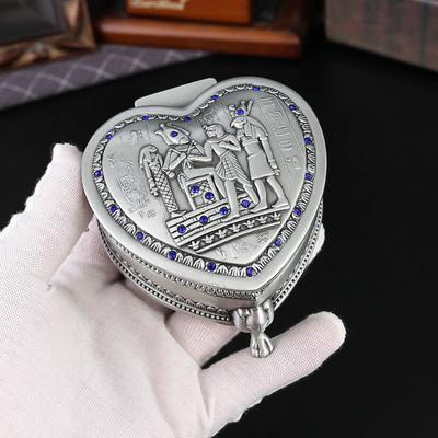 Antike Ägyptische Schmuckschatulle mit Diamanten Europäische Retro Herzförmige Kleine Schmuckschatulle Hochwertige Klappdeckel Staub Ohrstecker Aufbewahrungsbox