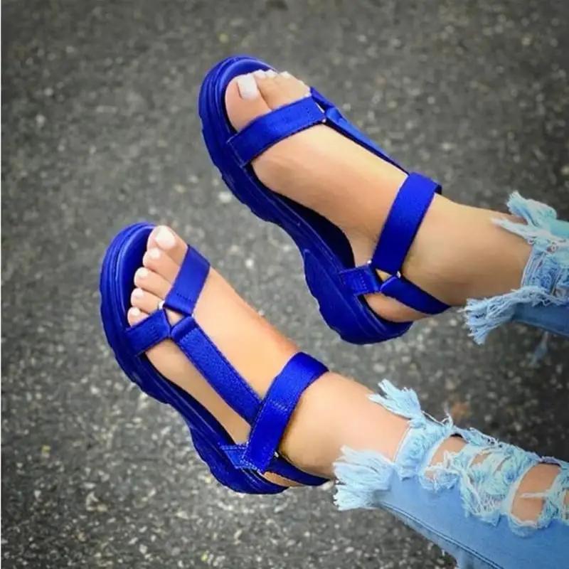 Mode 2025 Sommer Neue Sandalen Regenbogenfarbe Flache Damen Sandalen Luxus Sandalen Damen Designer Outdoor Strand Offene Zehen Schuhe