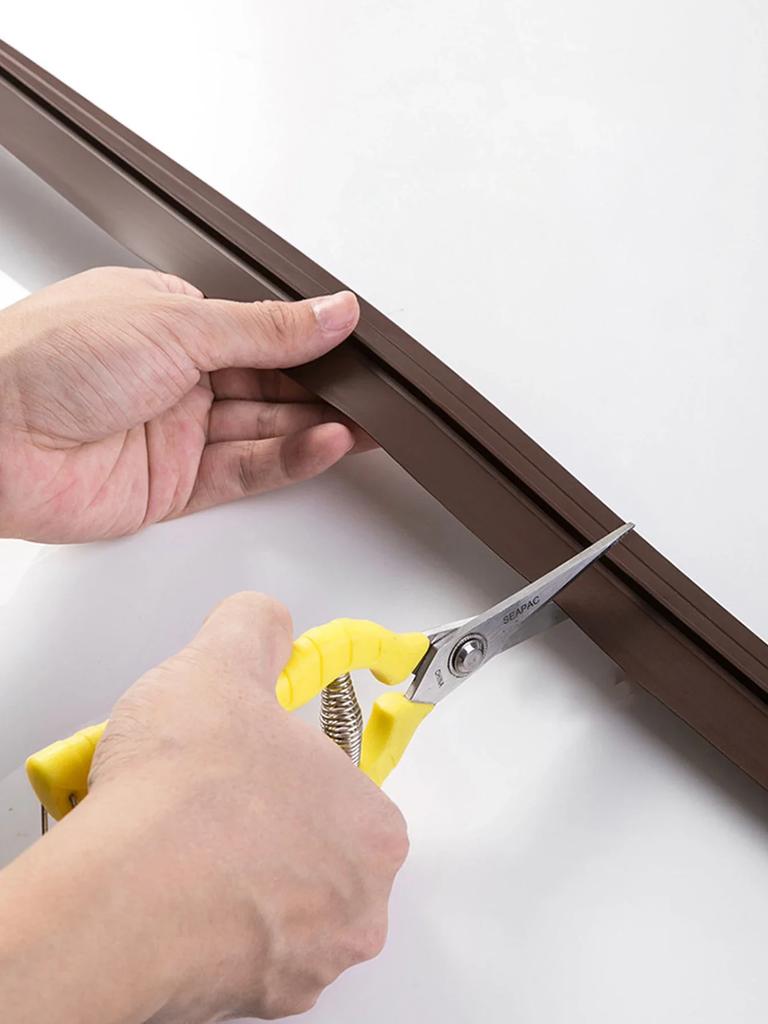 90x4cm Door Sealing Strips Plastic Waterproof Self-Adhesive Solid Color Door Bottom Seal for Soundproof Insect and Windproof