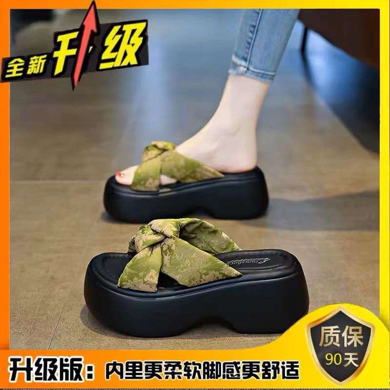 Gentle matching skirt platform slippers women's summer wear 2025 new muffin sandals high heels sandals soft-soled beach shoes