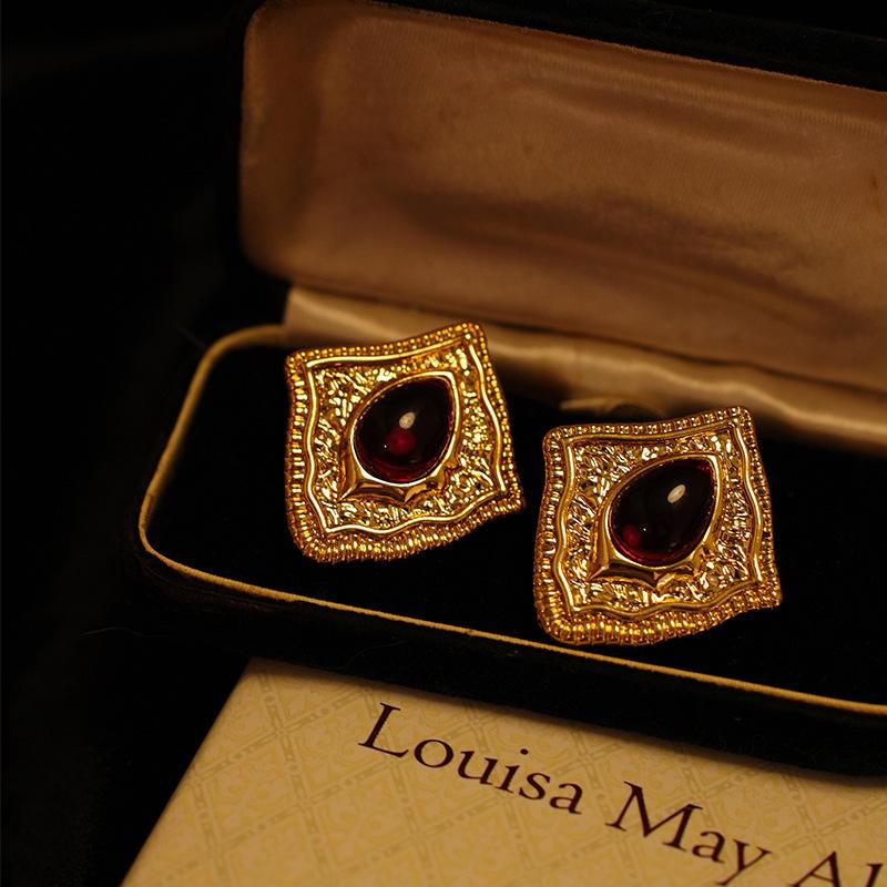 

Геометрические серьги-капли с полосками, модный дизайн, серьги-пусеты в придворном стиле, нишевые темпераментные универсальные серьги для женщин