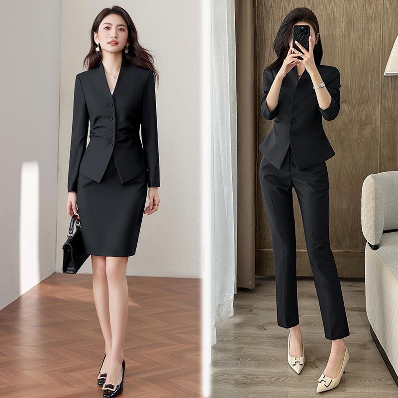 Women's Professional Suit Set: Elegant Business & Formal Wear for Medical, Beauty, Event Venues, and Reception Settings.