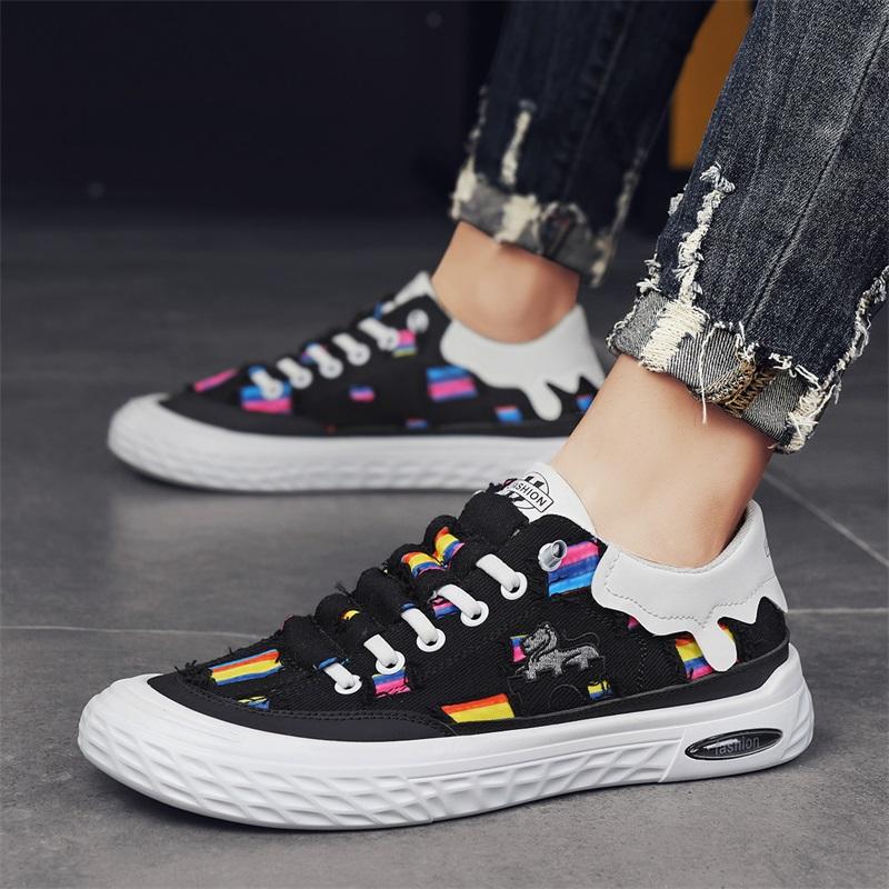 

Мужская обувь 2024 года, новая модная брендовая летняя дышащая обувь на одной педали, плоская, низкая, повседневная, парусиновая, модная обувь 39 чёрный