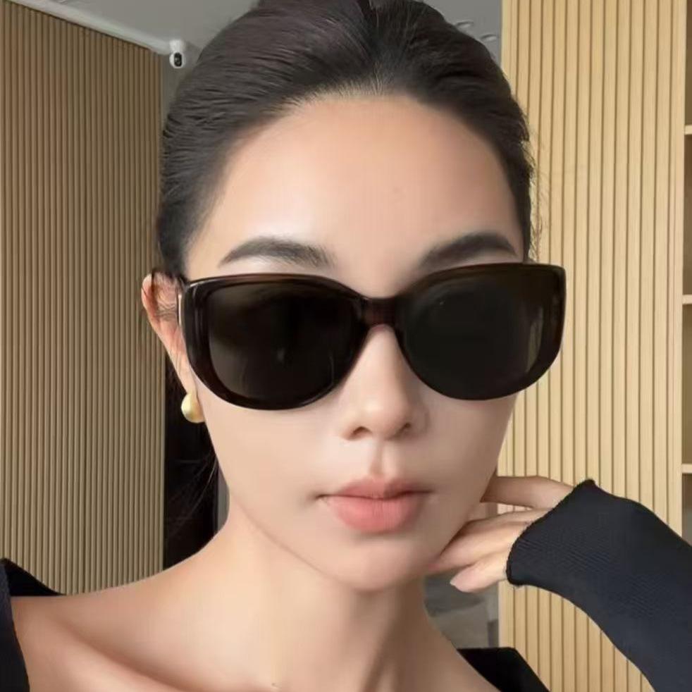 Vintage Style Outdoor Sunglasses European American Style Sun Glasses For Men Holiday Travelling Sunglass Women