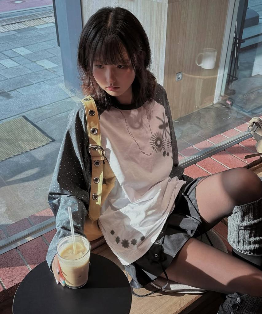 YOUHEE Star Raglan Long Sleeve_Black