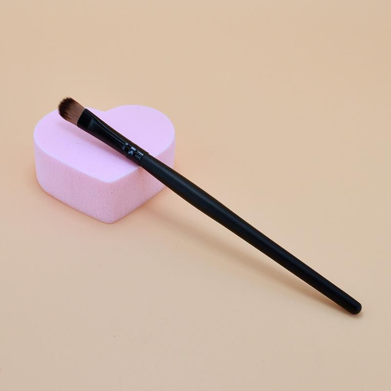 Minaqi Eyeshadow Brush: Wooden Handle, Individually Wrapped, Available In Three Colors.