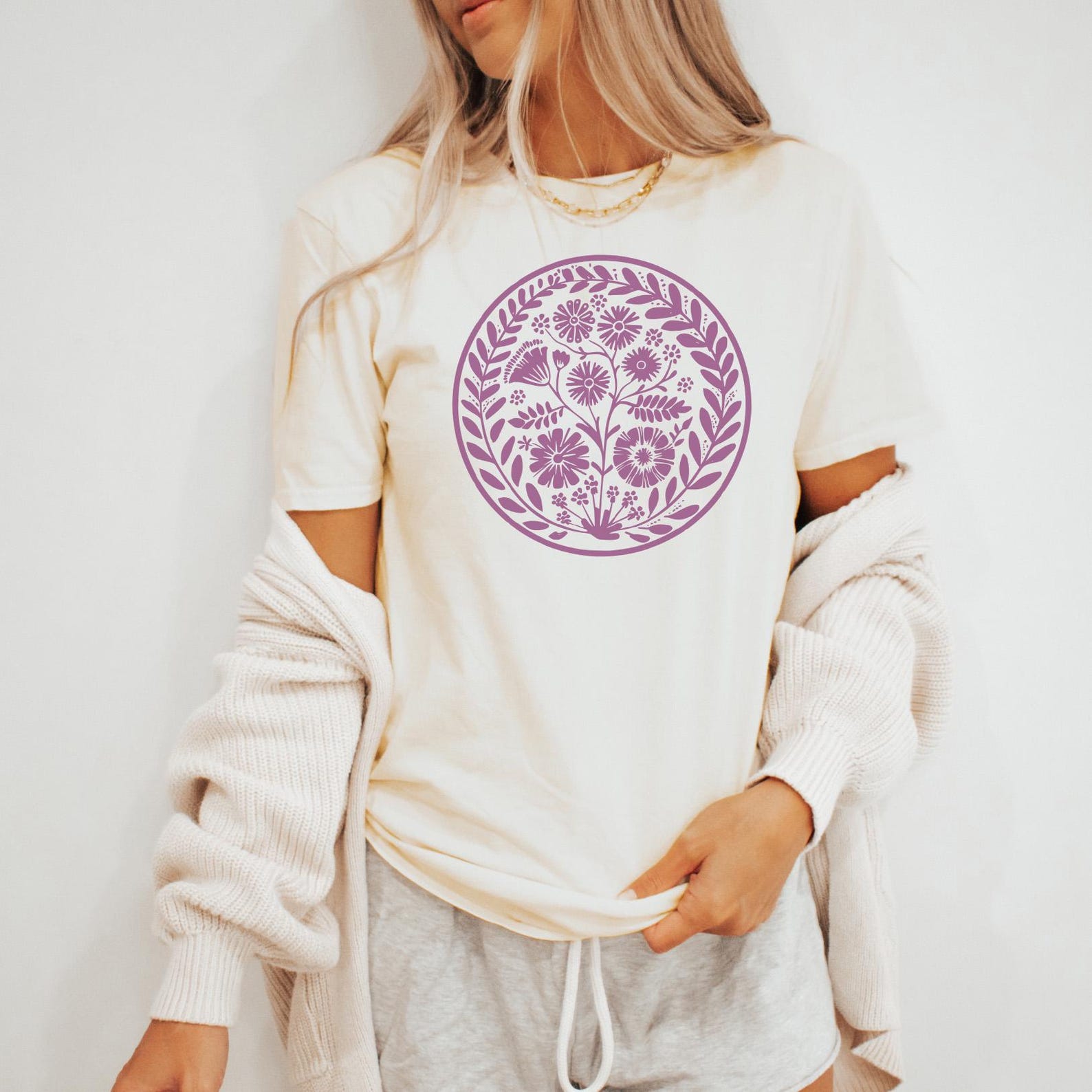 Floral Circle Graphic T Shirt Boho Wildflower Art Tee Botanical Flower Print Shirt Nature Inspired Purple Garden Design Top 150