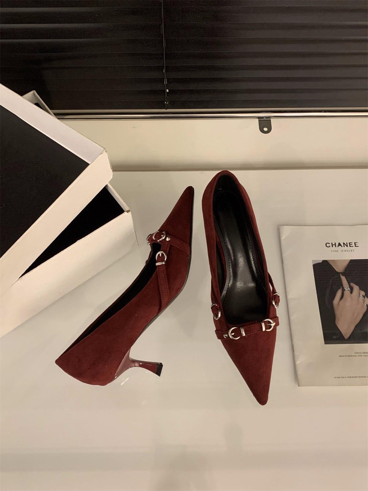 

Женские туфли на высоком каблуке с острым носком, замшевые с юбкой, темпераментные, осенне-зимние, красные свадебные туфли, лодочки 40 бордовый