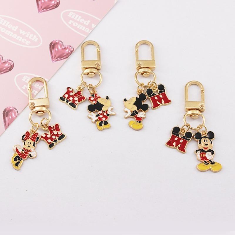 2 sady kovových klíčenek Mickey Mouse Roztomilé přívěsky na tašku Minnie Mouse Kreslené doplňky Klíčenky s kreslenými postavičkami Zlatá verze Dárek Dárková sada