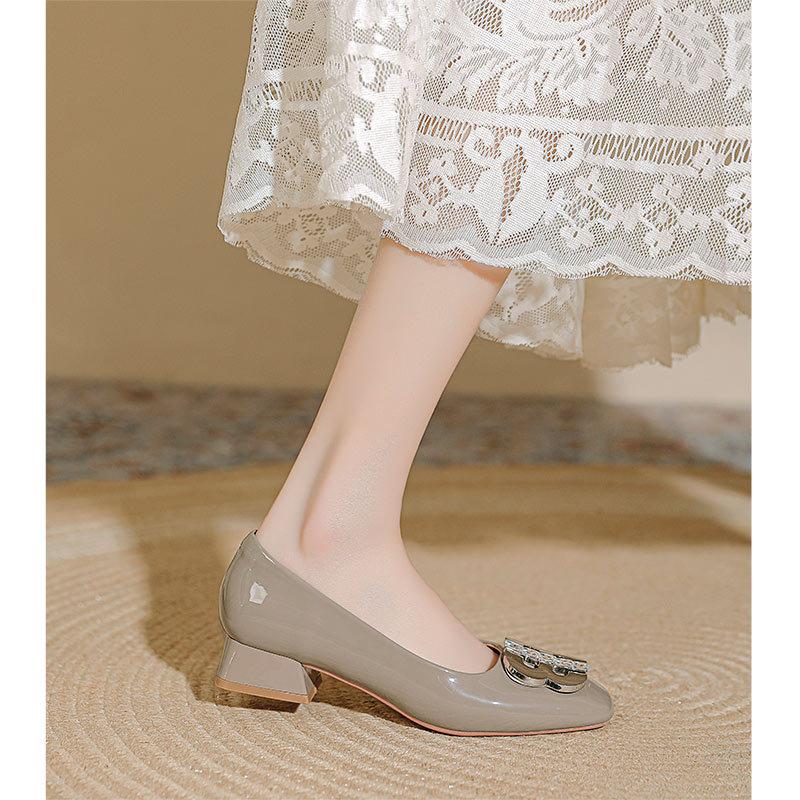 French temperament rhinestone buckle comfortable low-heeled single shoes 2025 new spring and autumn square head mid-heeled shoes red high heels