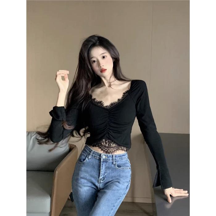 Pure desire V-neck lace splicing long-sleeved T-shirt women's autumn sexy exposed navel short tight top with pleated bottoming shirt
