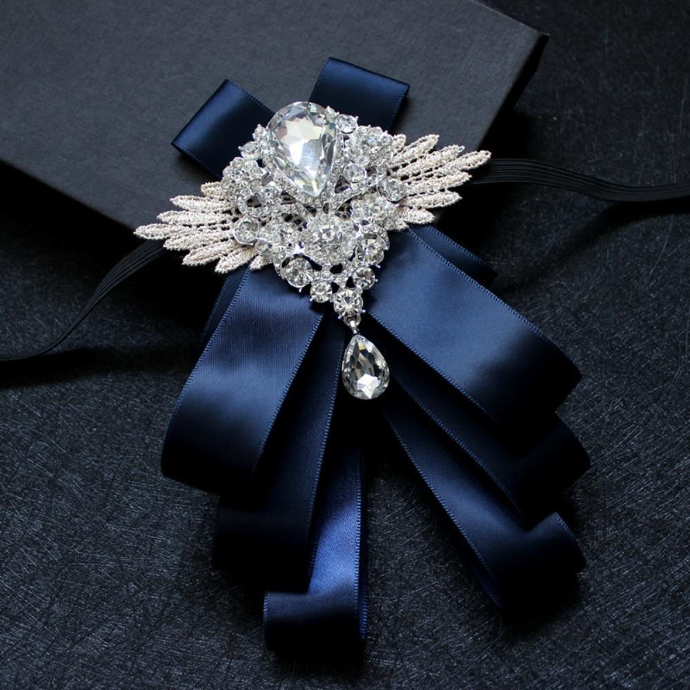 Luxus-Fliege Lässiger Diamantkragen Blume Britischer Stil Halsdekoration Herren