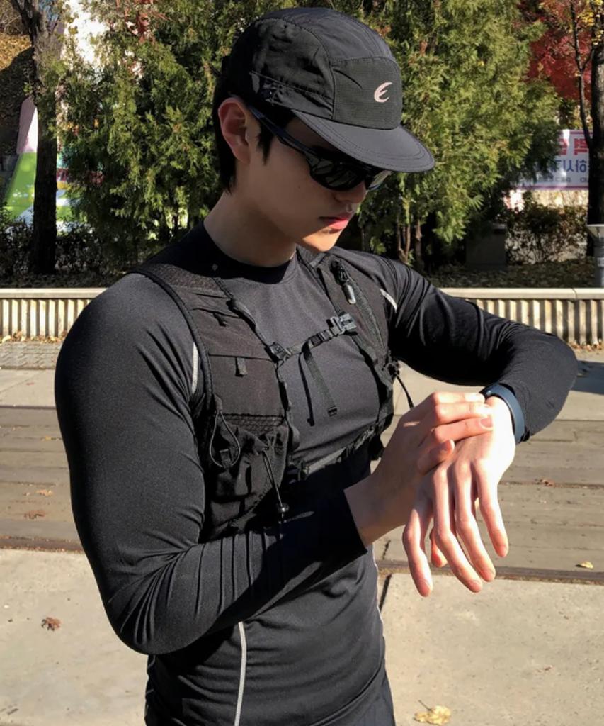 Meleusibaendeu Evo Sunglasses Cut Running Short Cap (2 Colors)