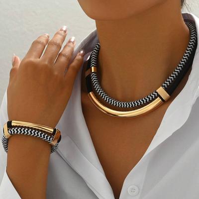 Klobige Halsketten für Damen, 14 Karat vergoldetes Ketten- und Armbandset Geschenk Schwarze und weiße Seile Statement-Halskette Schmuck Böhmischer Stil