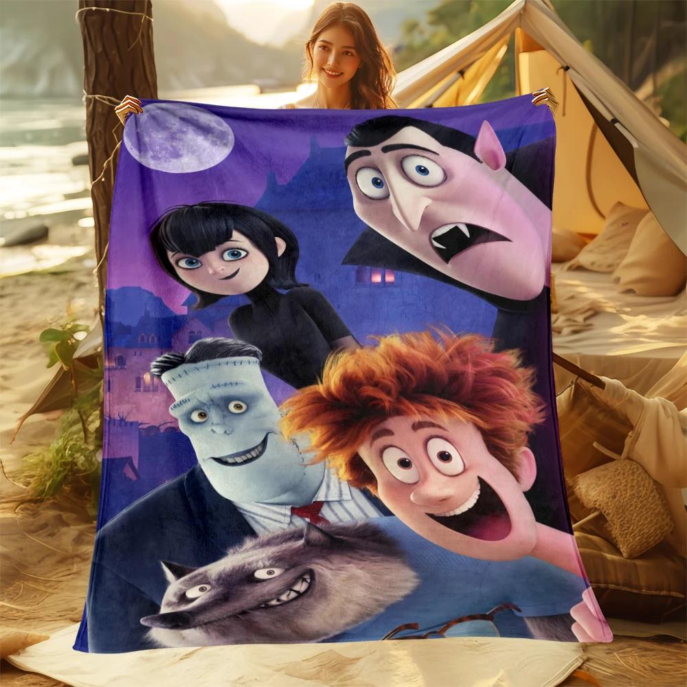 Coperta MINISO Hotel Transylvania con Stampa Cartoon. Coperta Morbida Calda in Flanella Oversize per Tutte le Stagioni. Utilizzabile su Divani, Picnic, Campeggio