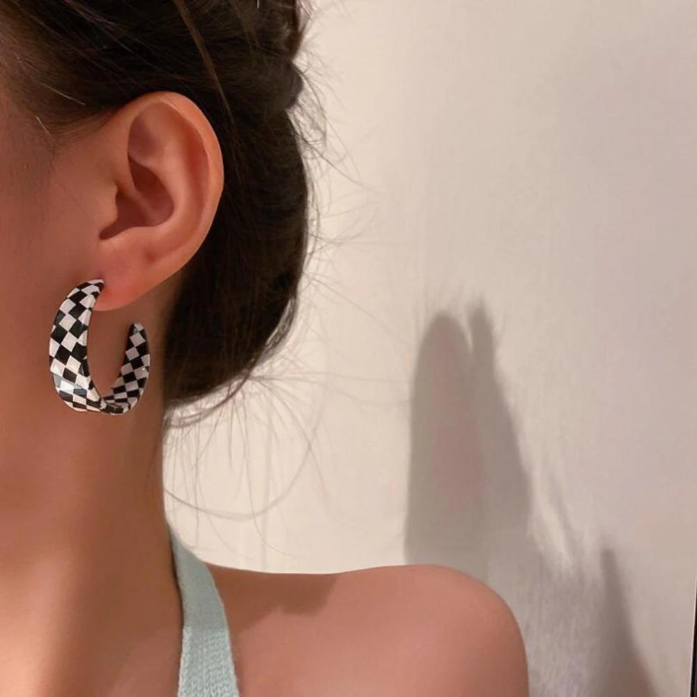 Orecchini Vintage Esagerati Cerchio Grande Bianco e Nero Cerchi in Acrilico per Donna Gioielli Accessori Moda Coreana Regalo