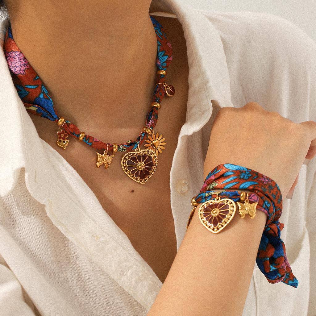 Set di Gioielli di Lusso Placcato Oro 18K Acciaio Inossidabile 316L Collana a Cuore Bracciale Ciondolo a Sciarpa per Donna Ipoallergenico Regalo per Feste