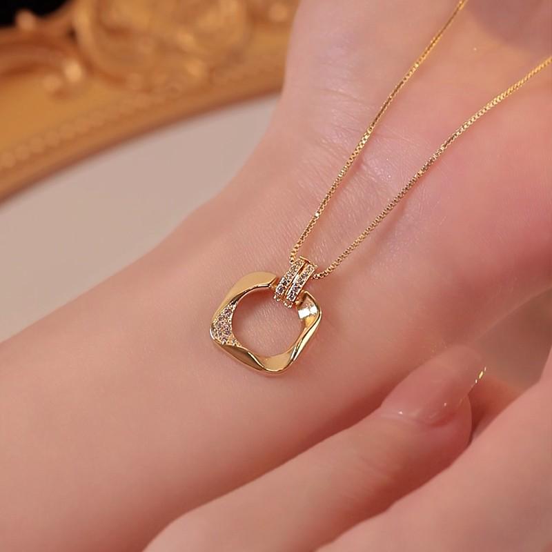 Colar Pingente Geométrico de Prata - Elegante Corrente Clavicular de Alto Padrão para Moda Outono/Inverno