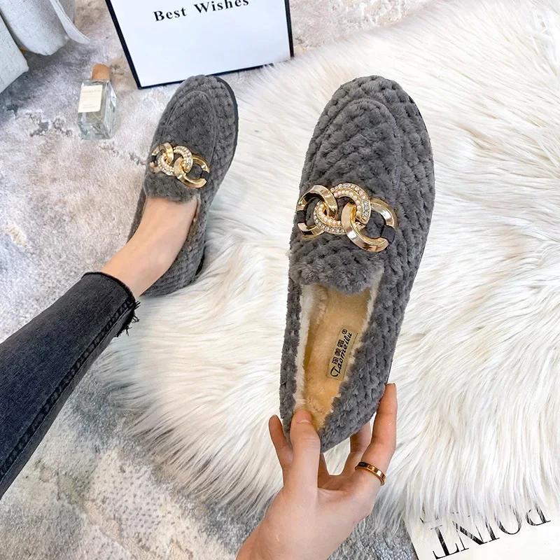 Fashion Women's Plush Flat Shoes Ladies Winter Slip on Furry Loafers Outdoor and Office Wear Fashion Chain Design Winter Warm Snow Boots