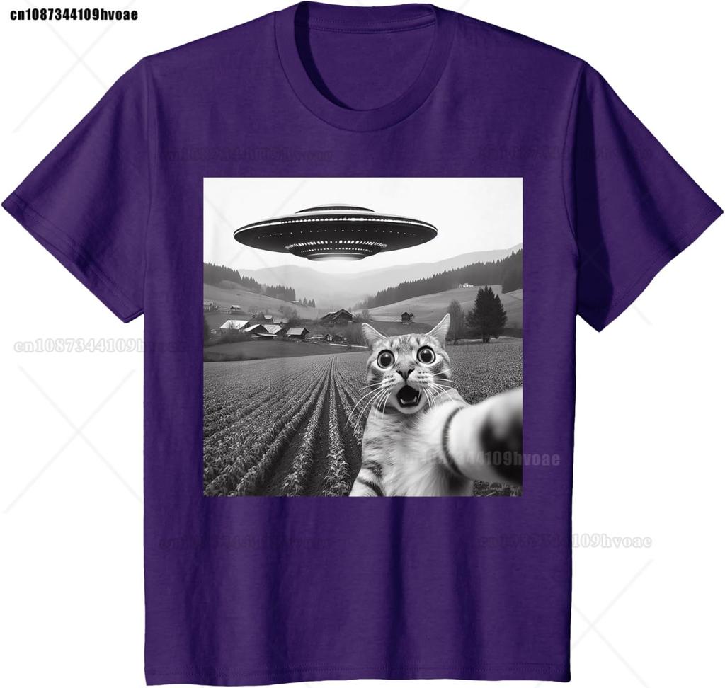 Cat Selfie With Alien UFO Funny Cat Gifts For Unisex T-Shirt