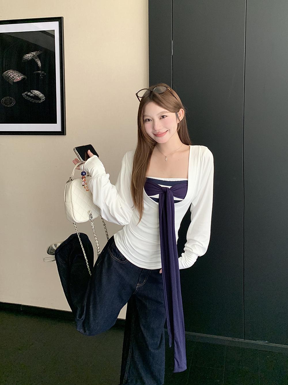 

Women s Autumn Two-Piece Set: Spicy Girl Design White U-Neck Long Sleeve T-Shirt & Striped Bandeau Vest M